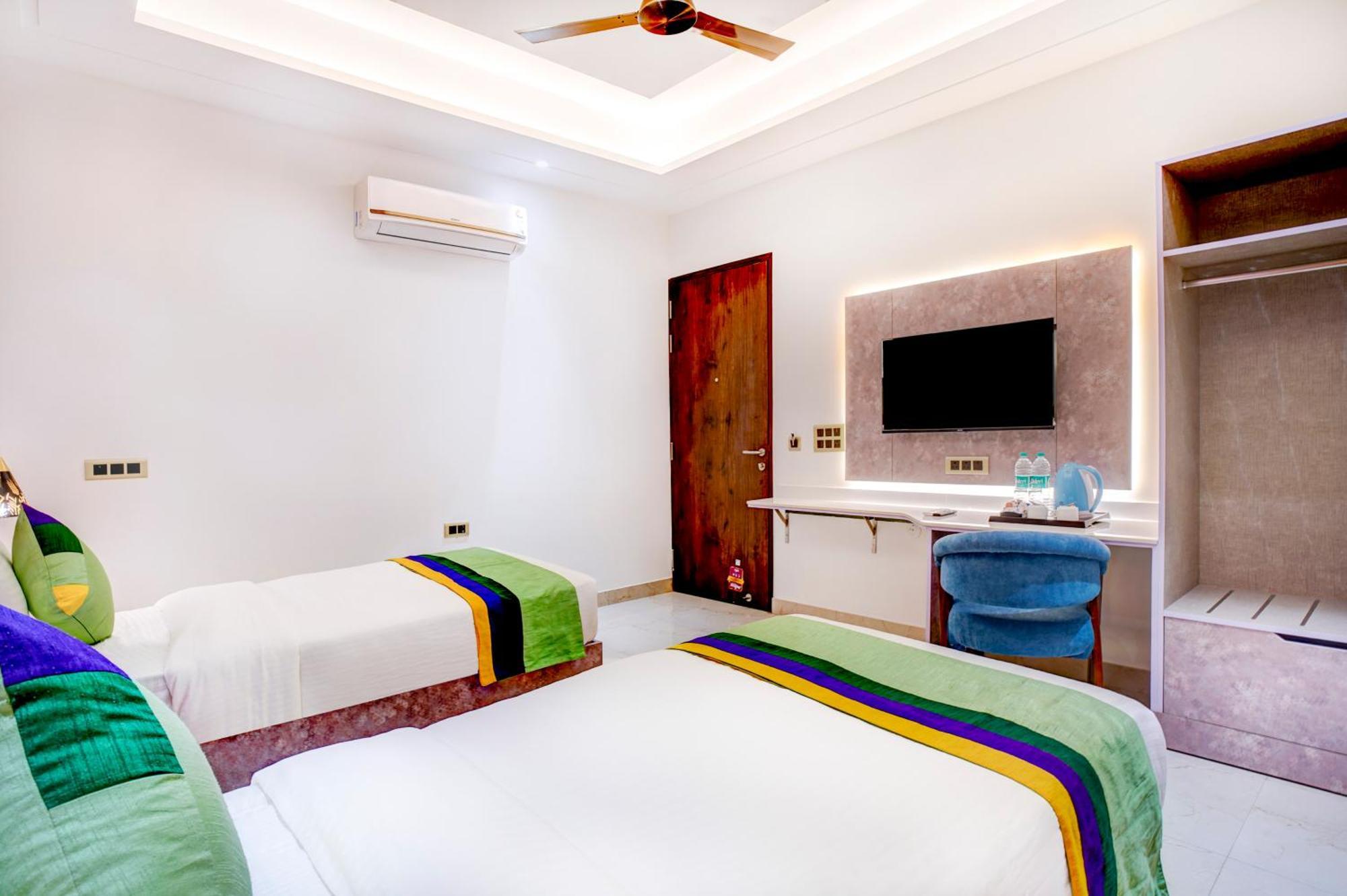 Treebo Corporate Inn Нойда Екстер'єр фото