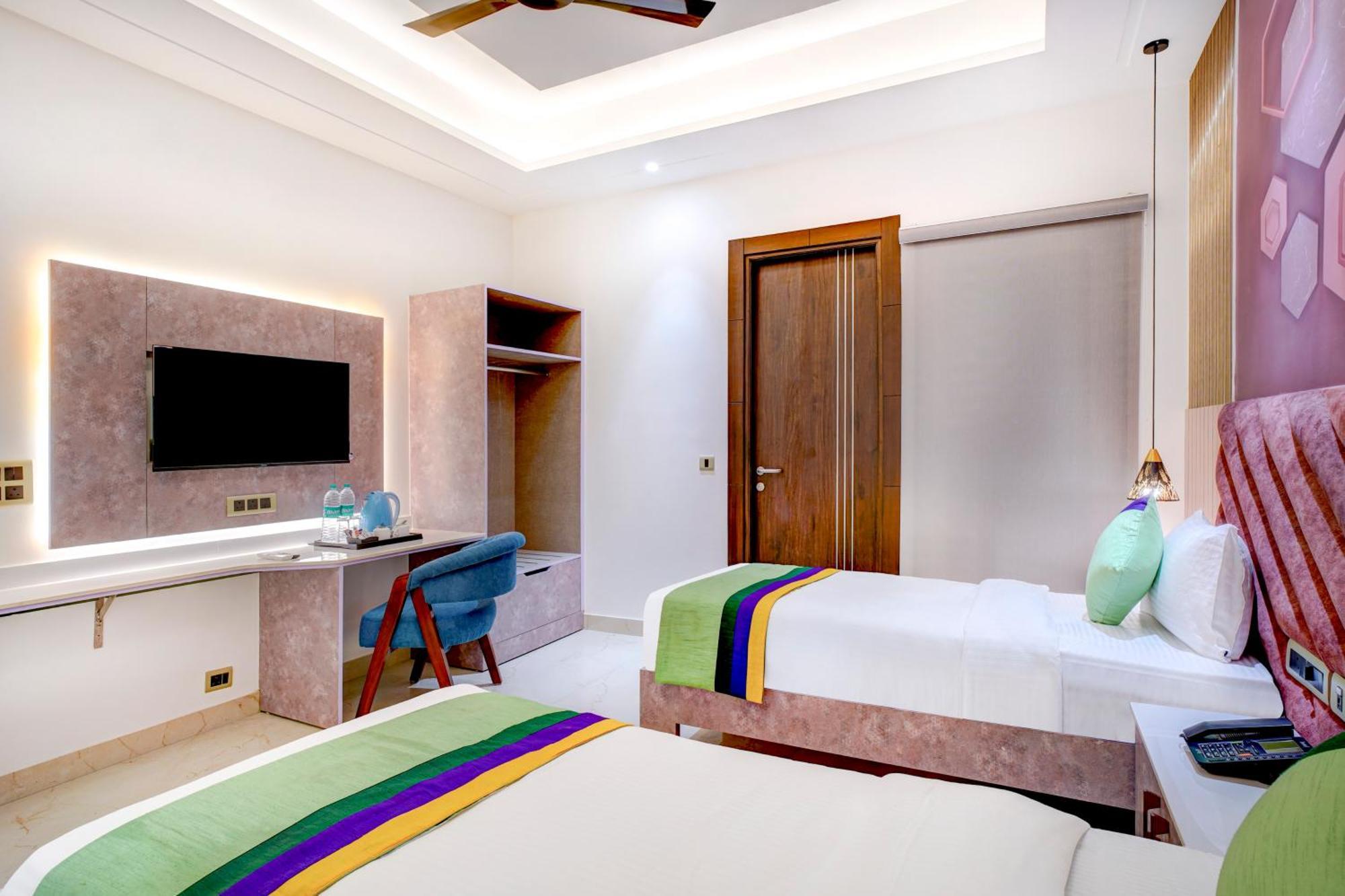 Treebo Corporate Inn Нойда Екстер'єр фото