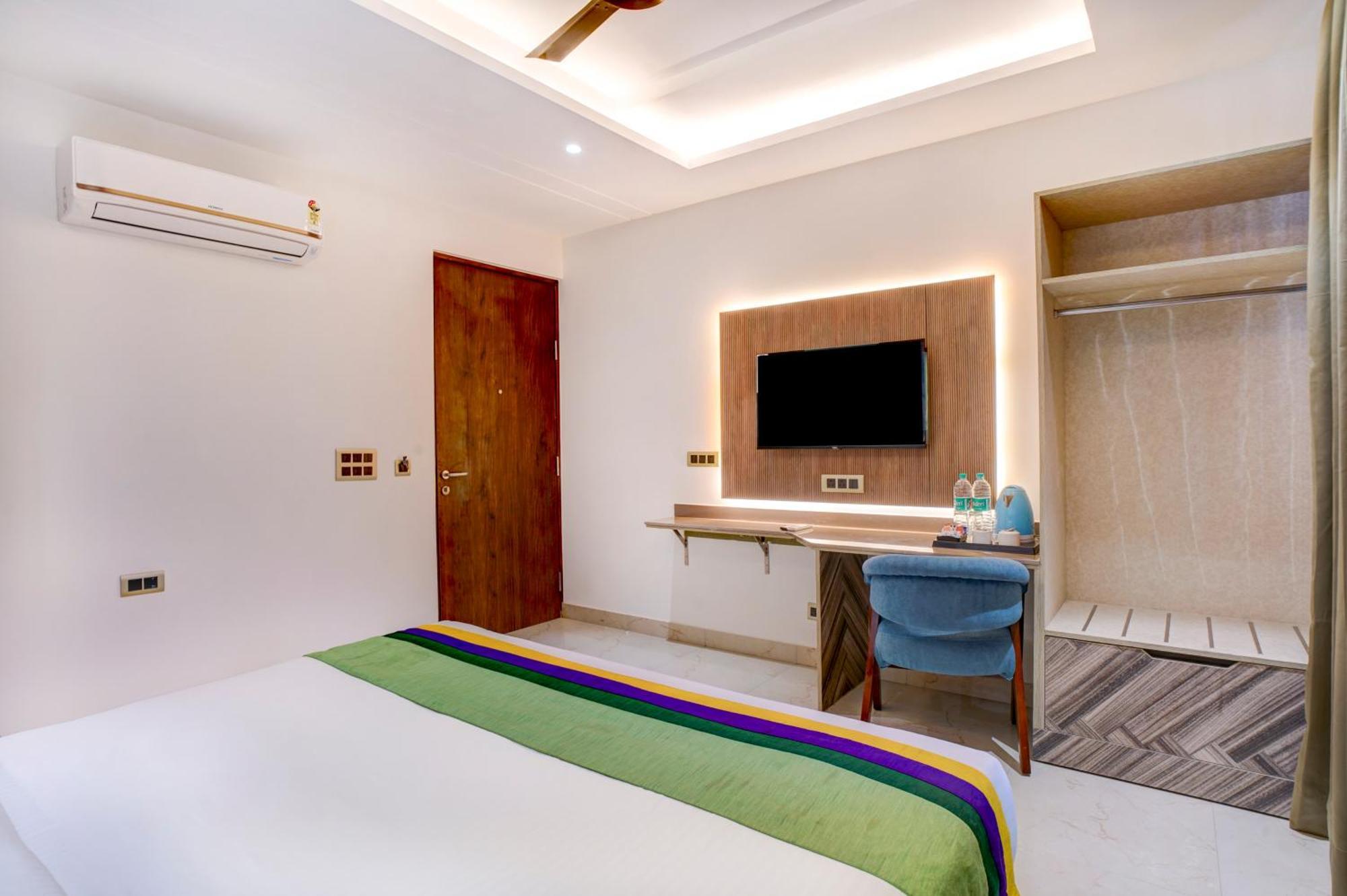 Treebo Corporate Inn Нойда Екстер'єр фото